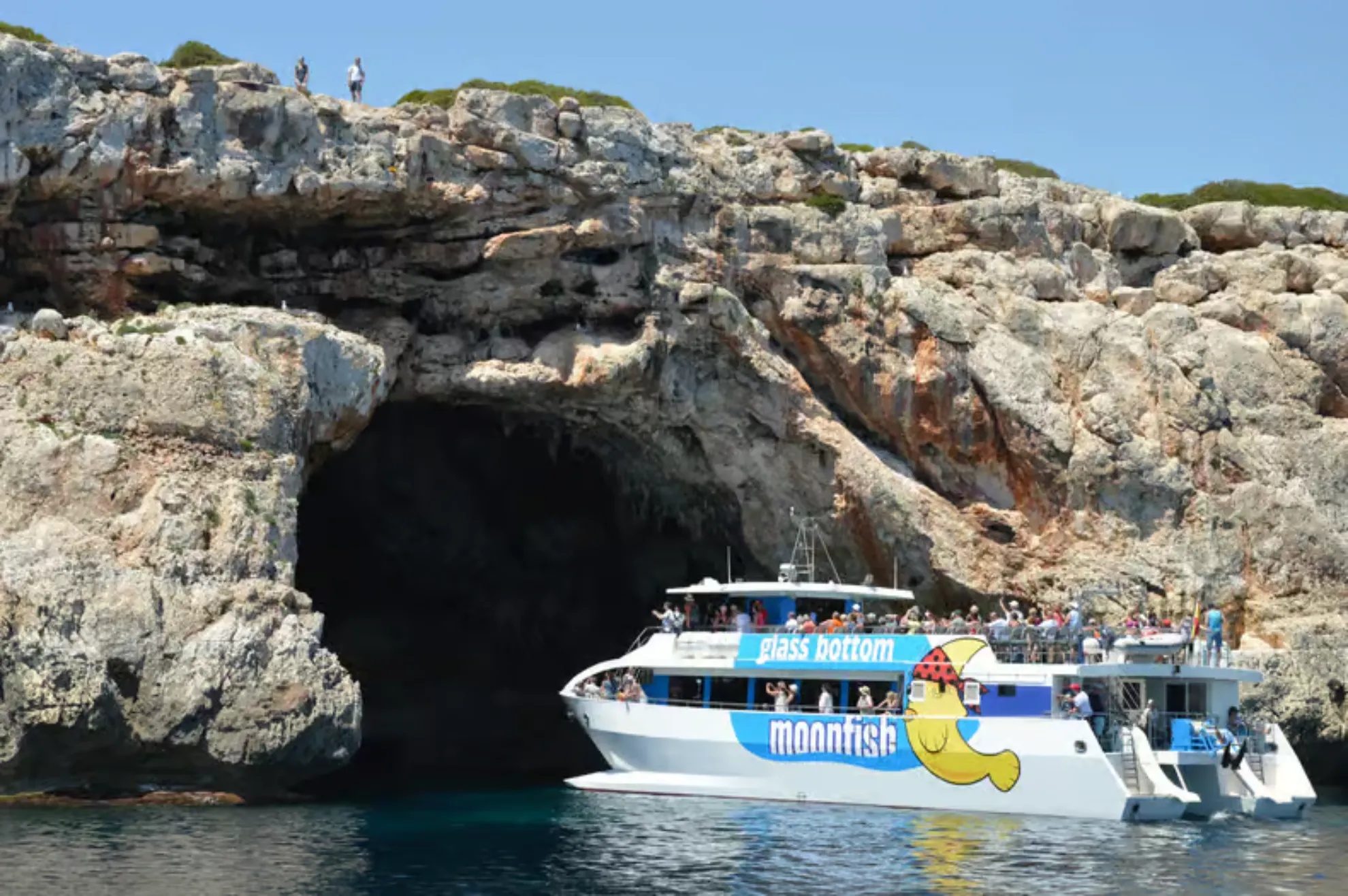 Sailing along the coast of Porto Cristo and Punta de n'Amer