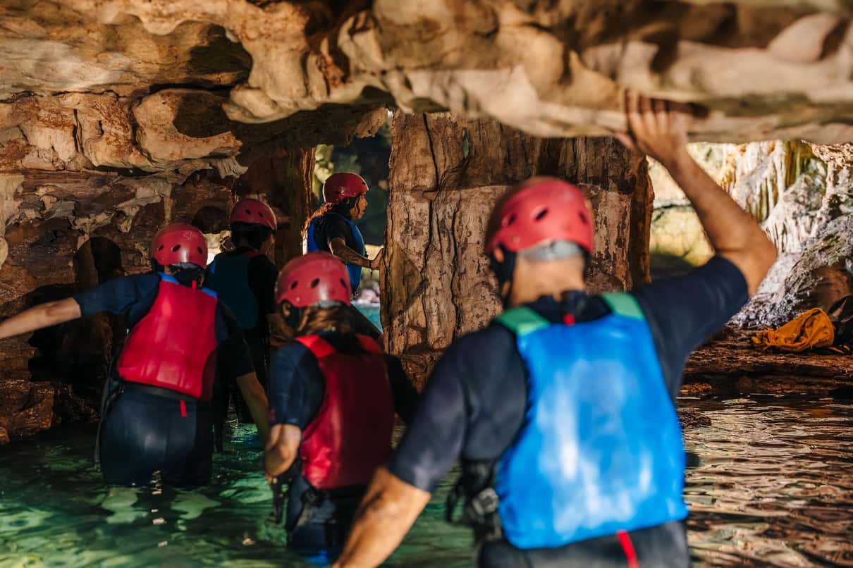 Guided kayak tour in Cala Varques and pirate caves
